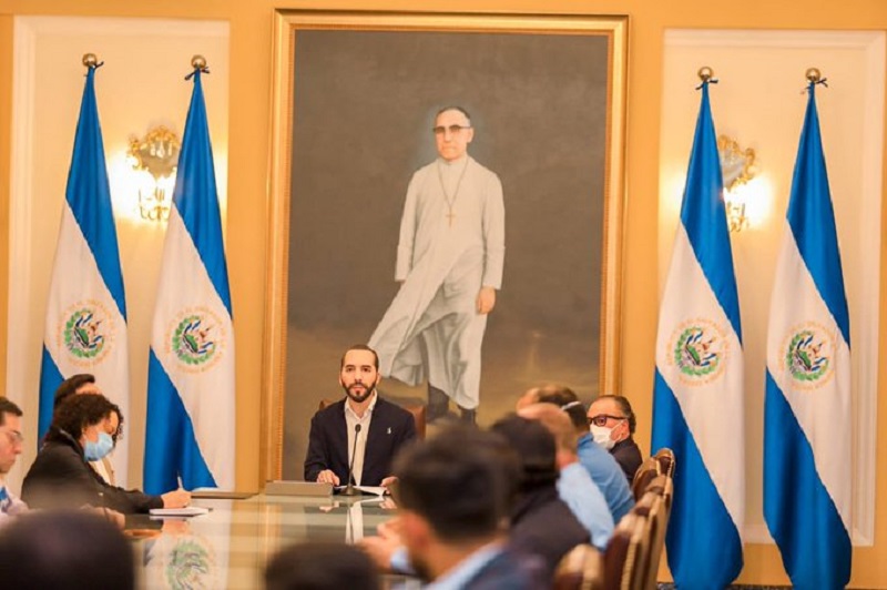 Bukele y monseñor Romero