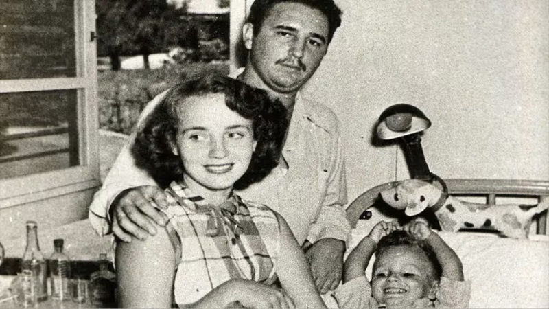 Fidel Castro junto a su primera esposa, Mirta Díaz-Balart
